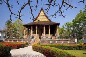 Private Tour: Vientiane City Tour Full Day with Buddha Park - Wat Si Saket: the temple where the walls do the talking