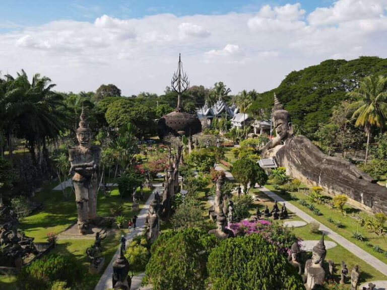 Vientiane City Highlights Tour with Buddha Park & Lunch - Wat Si Saket: where the 8,000 Buddhas do the talking