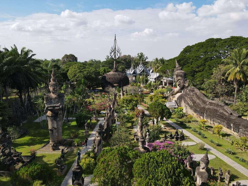 Vientiane City Highlights Tour with Buddha Park & Lunch - Wat Si Saket: where the 8,000 Buddhas do the talking