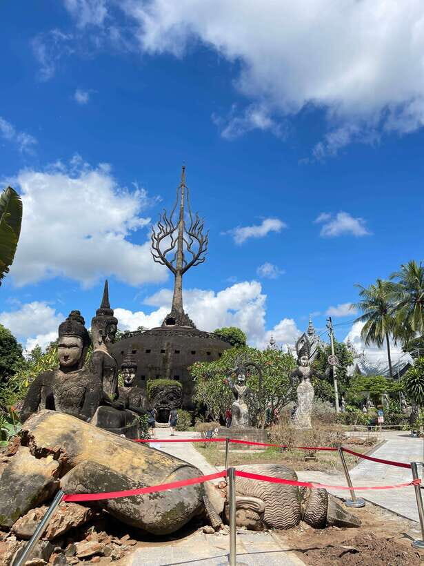 Vientiane: Half-Day City Tour with Patuxai and Buddha Park - Chanthabuly pickup and the half-day rhythm that makes it work