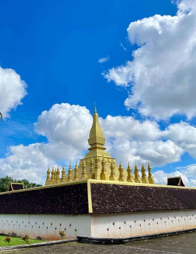 Vientiane: Half-Day City Tour with Patuxai and Buddha Park - Patuxai Monument: the view that explains Vientiane’s independence