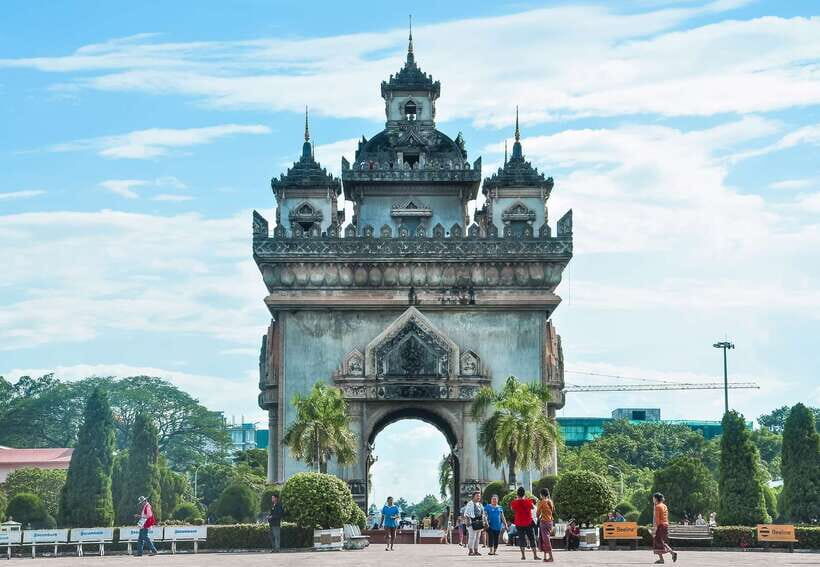 Vientiane Private Full-Day Tour with Buddha Park and Lunch - Key points at a glance